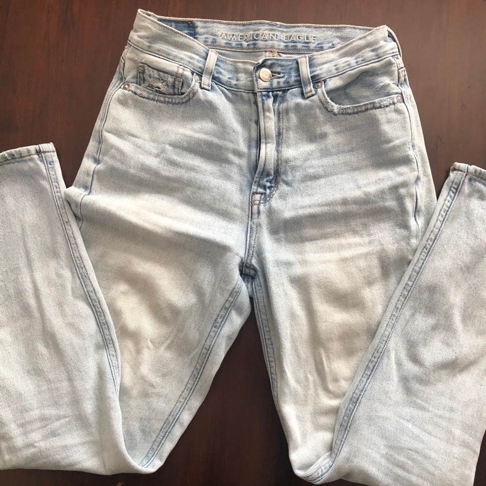 White washed AE mom jeans.
